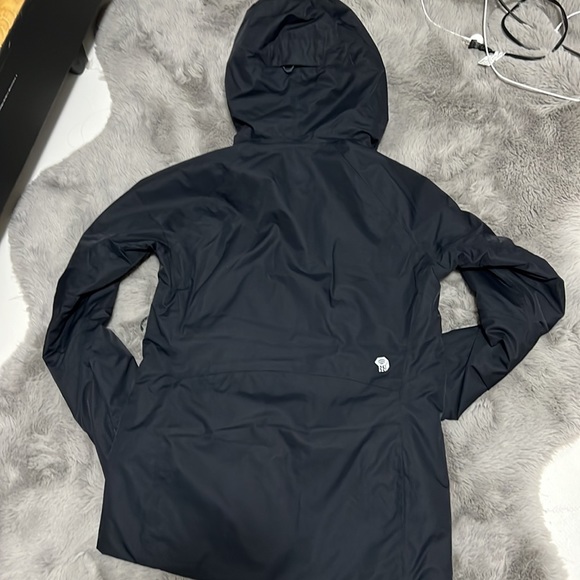 Mountain hardwear winter jacket - Picture 3 of 5